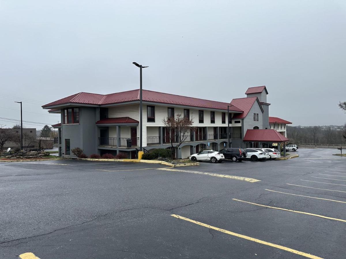 Red Roof Inn Lancaster Smoketown  Exterior photo